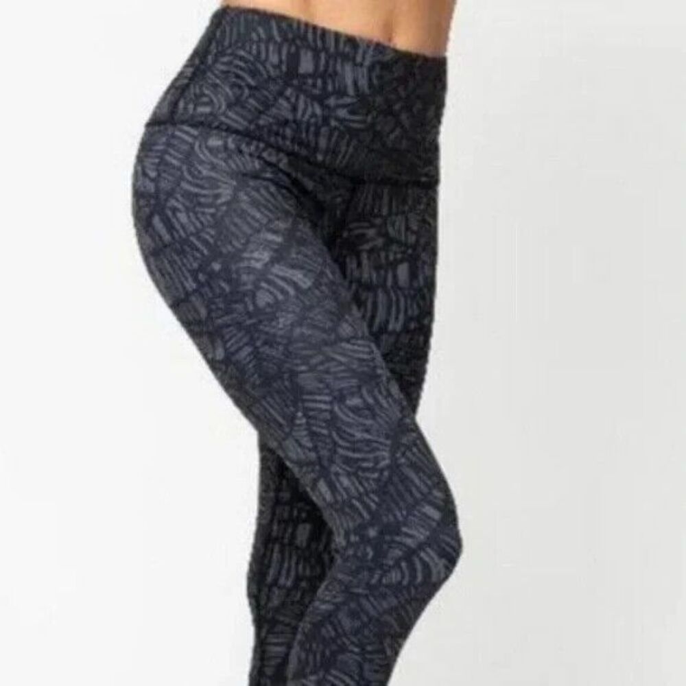 Sol‎ & Mane $92 Women's Mudra Leggings Black Charcoal Palm Size Medium